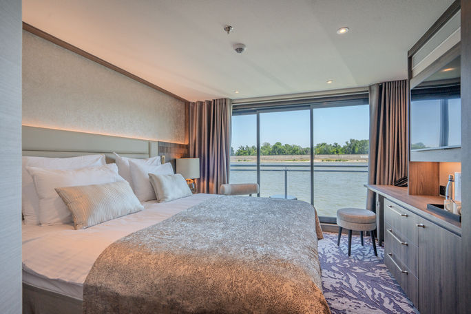 A standard double cabin on Riviera Radiance