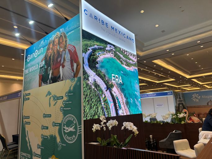 Cancun Travel Mart show floor. Cancun Travel Mart show floor.