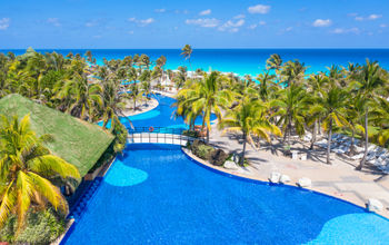Pools at Grand Oasis Cancun
